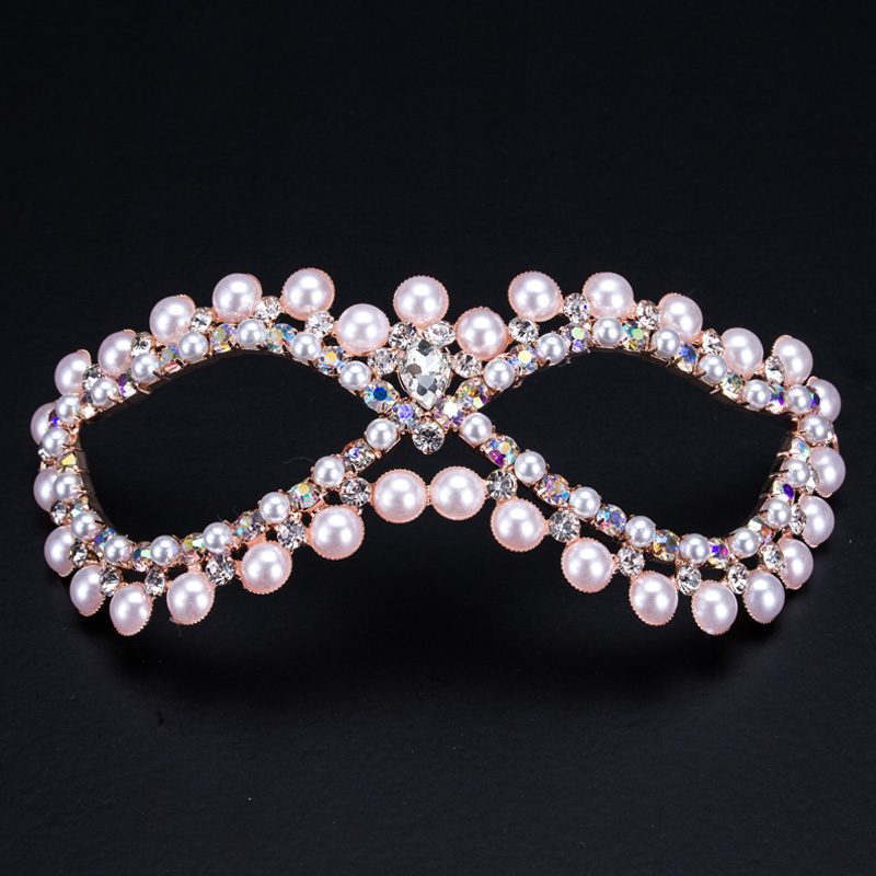 파티 마스크는 어떤 재료로 만들어지나요?